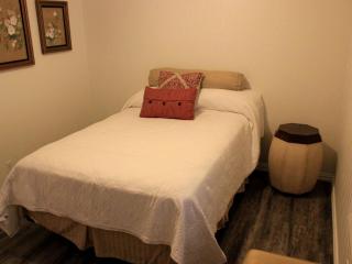 Charming Cabin Rental near Lake Texoma in Sadler, Texas - 9