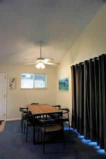 Riverfront Cabin Rental near Canyon Lake in New Braunfels, Texas - 9