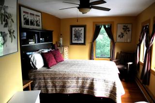 Impressive Cabin with a Pool and Hot Tub Ideal for Weekend Getaways in the Catskills - 5