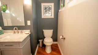 Gorgeous Glamping Yurt for a Unique Romantic Getaway near Austin - 7