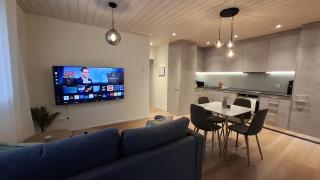 Mountain view with balcony and free parking - 4