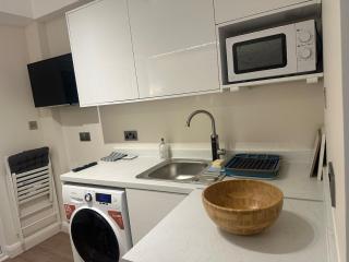 Unique studio in Edgware - 7