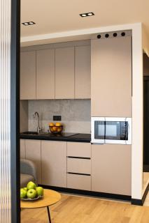 Domel Amiryan 12 - 8