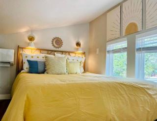 Romantic Getaways to the New Braunfels in this Fully-Equipped Tiny House in Texas - 9