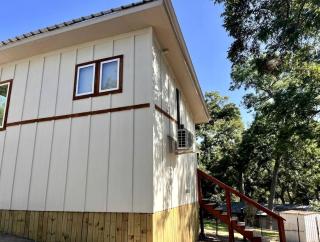 Romantic Getaways to the New Braunfels in this Fully-Equipped Tiny House in Texas - 5