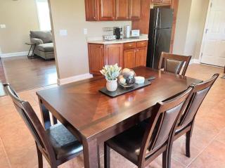 Cozy Home on Golf Course Near I75 and Bucee's - 4