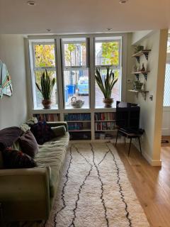 Refurbished flat in stunning coach house - 4