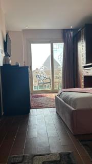 Golden Pyramids View Inn - 5