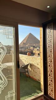 Golden Pyramids View Inn - 6