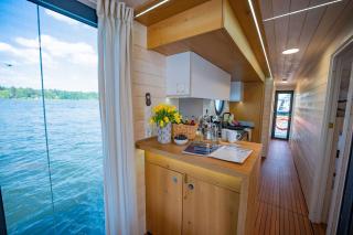 Feel-good Houseboat Redwine Woma - 7
