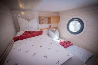 Feel-good Houseboat Redwine Woma - 2