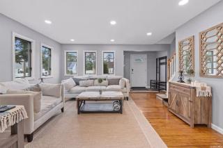 Newly Designed 3Br-2Ba Home 10min drive to Beach - 0