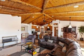 California Dreaming: Lakeside Cabin Getaway in the Best Location - 3