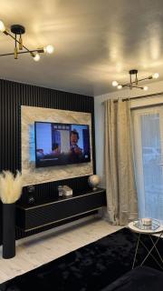 Irenic Luxury Rentals - 7