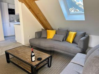 Le Vieux Bourg Apartment 3, Modern 2 bedroom Apartment - 9