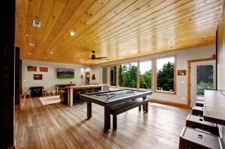 Fantastic Cabin with Pool Table and Games in Gartlinburg, Tennessee - 6