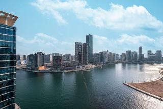 Deluxe 1BR Apartment with Canal View Downtown Dubai - 2