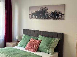 Spacious 2BR with balcony in Prague - Comfort & Style - 1