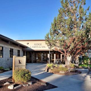 Beautiful Cabin Hot-tub and Barbecue Provided in Redmond, Oregon - 8