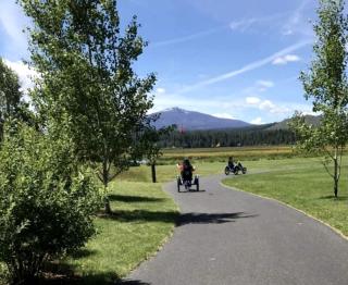 Beautiful Cabin Hot-tub and Barbecue Provided in Redmond, Oregon - 5