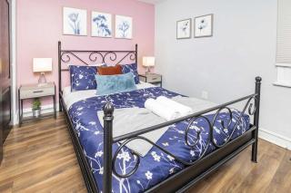 Urban 1BR Gem with Kitchen, Smart TV & Workspace - 6