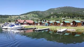 Beautiful Lakefront Cabin with Stunning Sights in Montana - 0