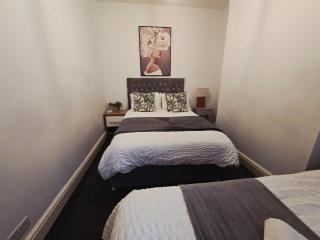 Room 2 Shared house in Kensington - 9