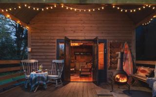 The Beech Hut, Wood Fired Hot Tub, St Kew Escapes - 3