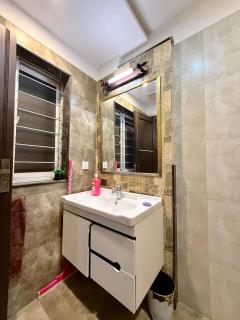 GoldCrib Studio - Eiffel Tower Bahria - 3