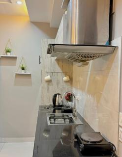 GoldCrib Studio - Eiffel Tower Bahria - 2