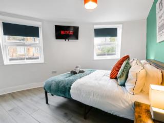 Chic 3BR Home in Hackney, Central London - 1