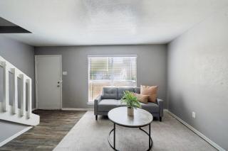 Cozy One-bedroom Furnished Stay - 9