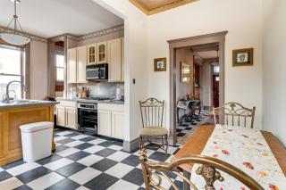 Golf, Hike and Explore Cozy Virden Library Home! - 8