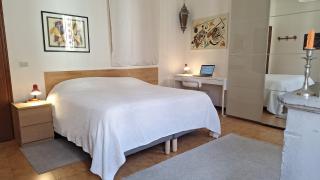 Stanza in appartamento condiviso nel centro storico di Parma - 9