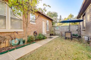 Less Than 1 Mi to Dtwn Texarkana Couples Retreat with Yard - 7