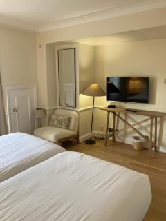 NELL GWYNN HOUSE - Large Elegant One Bedroom Apartment - 2