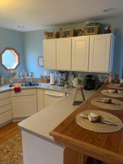 Waterfront Cottage on Green Bay - 8