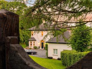 Large luxury lakeside home to sleep 10 people - 5