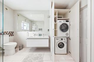 Nancy's 3 bedroom house near Heathrow Airport - 4