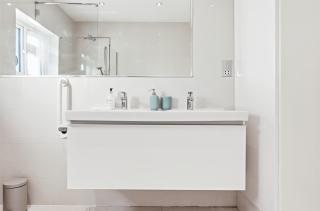 Nancy's 3 bedroom house near Heathrow Airport - 3