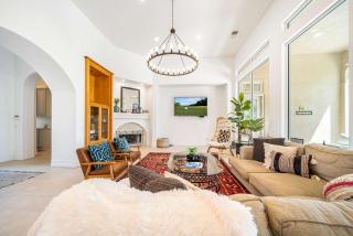 5 Star 5 Br Villa Pool Spa Golf Views - 2