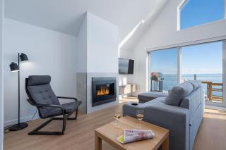 Panorama 1253: Two-Level Sanctuary & Views - 5