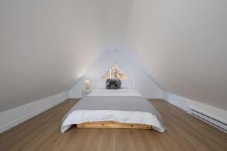 Panorama 1253: Two-Level Sanctuary & Views - 7