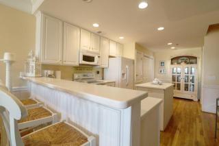 Victoria's Beachfront Retreat - 1