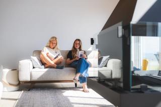 Mer et Mont 1223: Spa & River Views Near Le Massif - 2