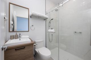 Panorama 1249: Garden-Level with Fireplace - 3