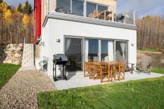 Panorama 1249: Garden-Level with Fireplace - 1