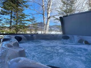Chalet Bois Rond 10: Hot Tub & Wood Fireplace - 9