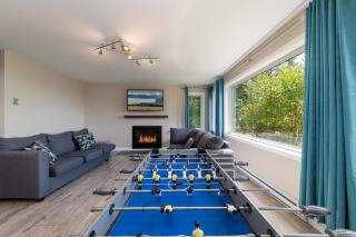 Phoenix 75: River view, Spa and Pool Table - 3