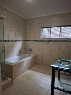 1 Bedroom En-Suite - 1